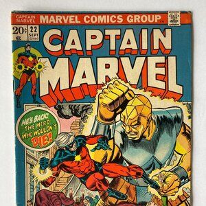 Captain Marvel #22 (Sep 1972, Marvel) Cameo by the Avengers and Sub-Mariner!